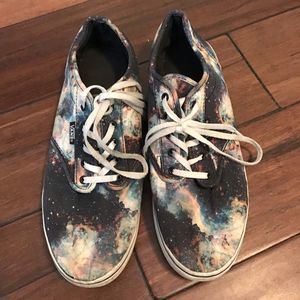 Women’s Vans off the wall Solar system color shoes in size 9